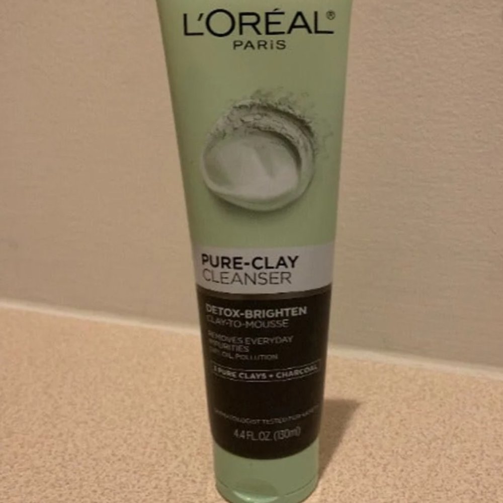 Loreal Pure-Clay Cleanser Detox Brighten Clay to Mousse 4.4 fl oz